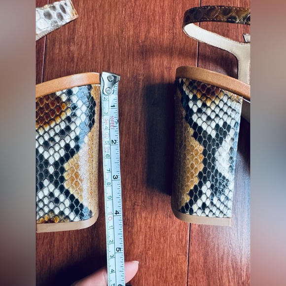 ALEXANDRE BIRMAN
Snakeskin Animal Print ankle T-Strap Sandals with fringes - Picture 11 of 15